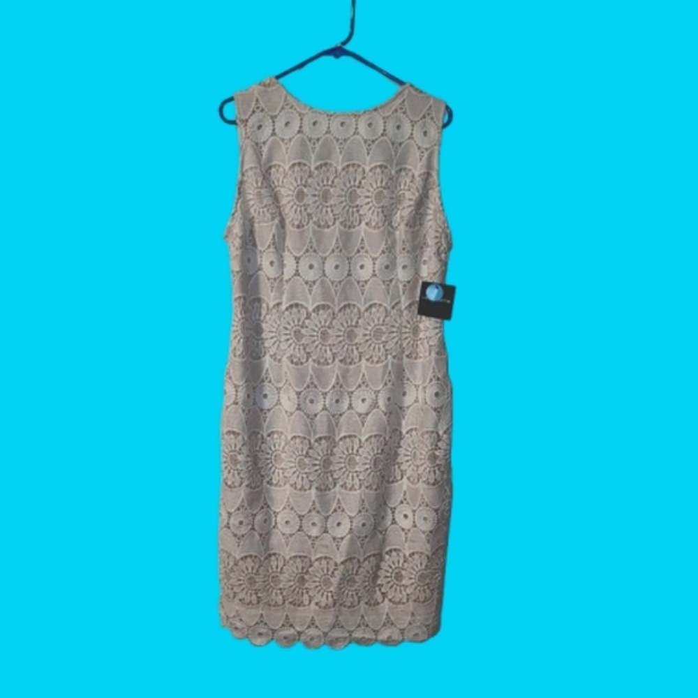 Liz Claiborne Sleeveless Dress Size 8   New